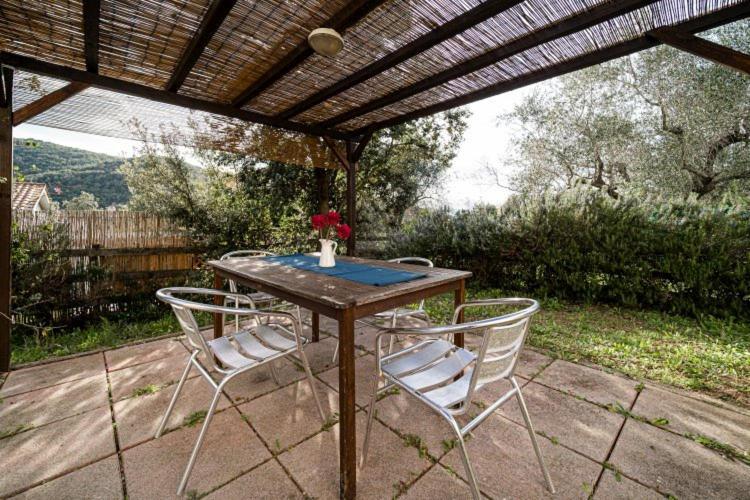 La Baia Di Bagnaia Apartment Portoferraio Ngoại thất bức ảnh